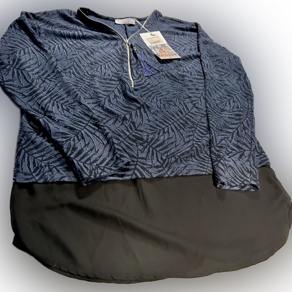 NWT Milan Kiss Top